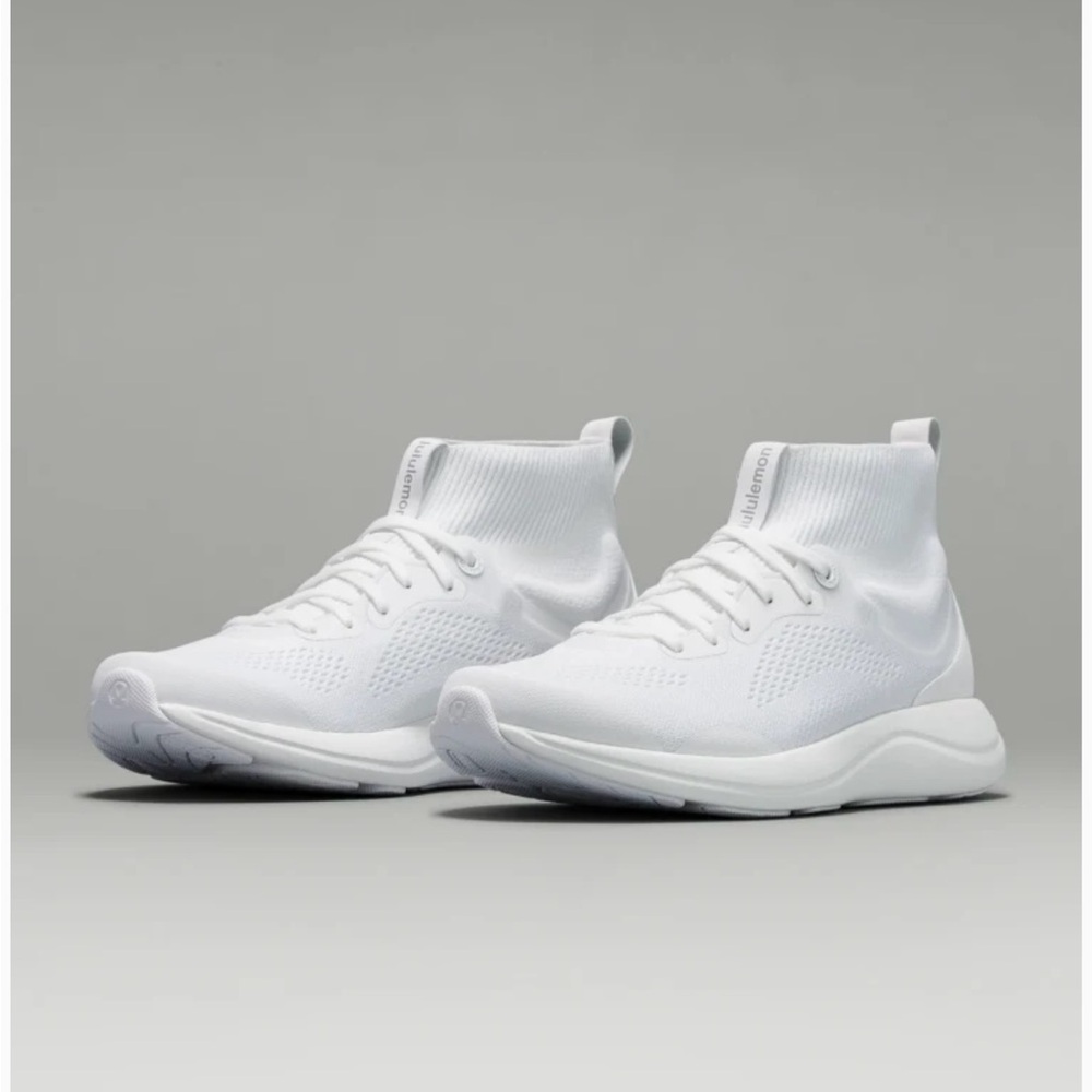 Women's Chargefeel Mid Workout Shoe size 7